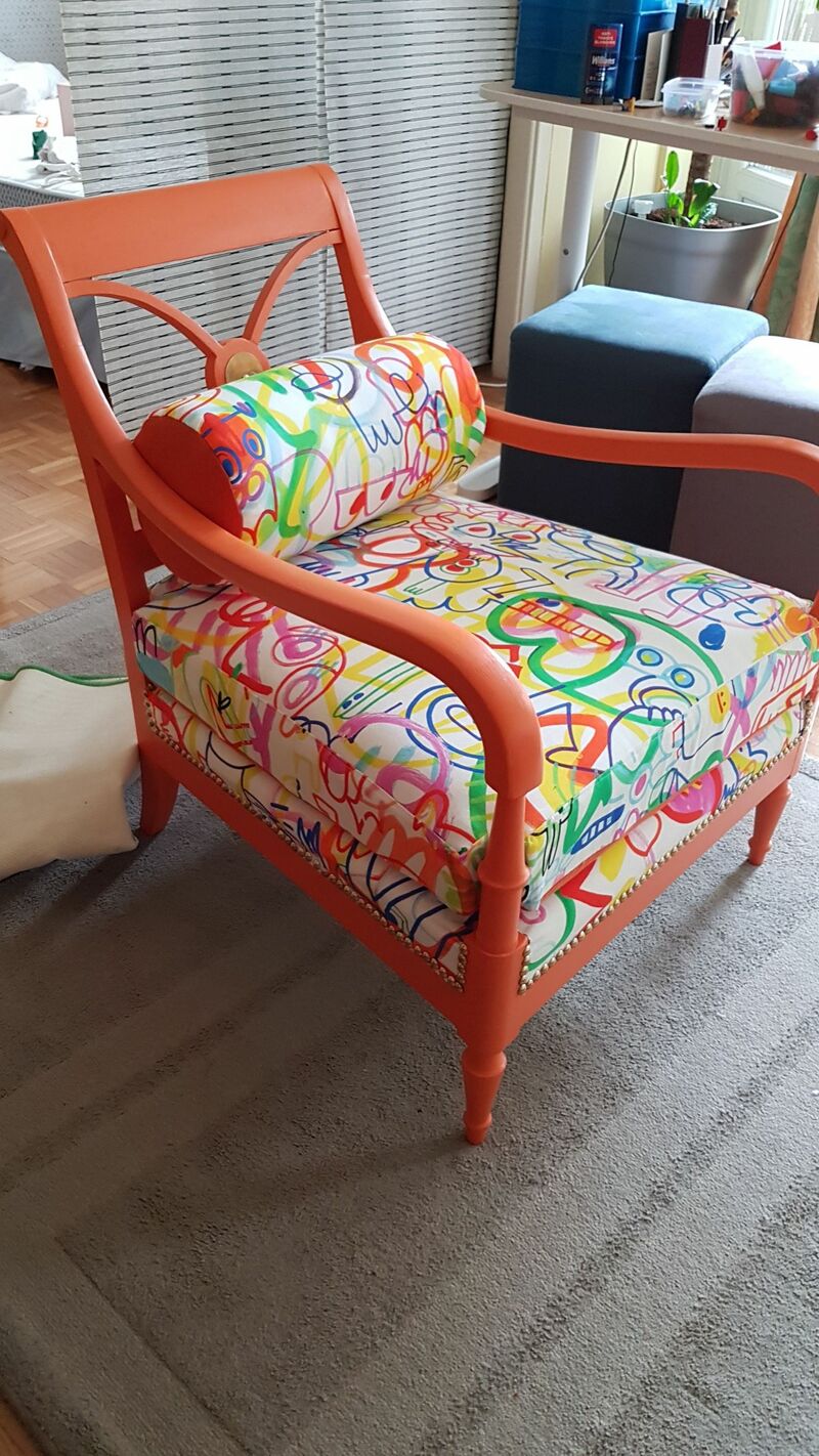 Doodle sofa. Renaissance d'un fauteuil réhabillé avec un tissu de designer. - a Art Design by dangarcia
