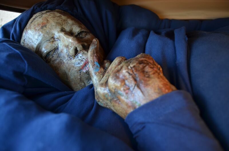 Maleta - a Sculpture & Installation by Kerstin Hintz