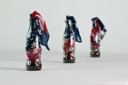 American Dream - Burnt In The U.S.A. - a Sculpture & Installation Artowrk by Fè
