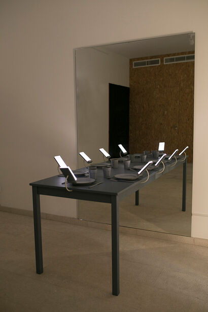 @taula! - a Sculpture & Installation Artowrk by Vidaña