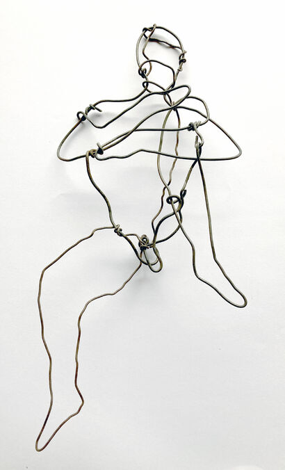 Uomo dell'uva 003 - A Sculpture & Installation Artwork by Mitsuyasu Hatakeda