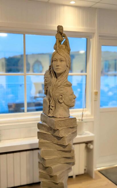 Nanos Gigantum Humeris Insidentes - a Sculpture & Installation Artowrk by Moon Billard