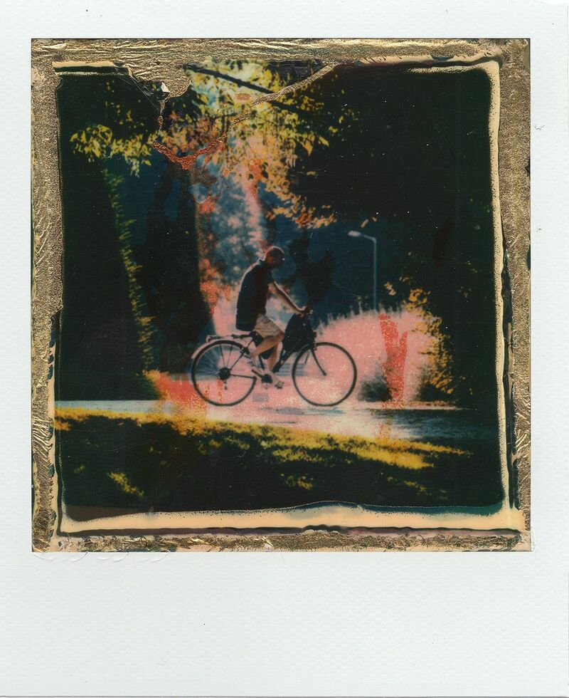 In bici nel giardino - a Photographic Art by Antonio Mazza