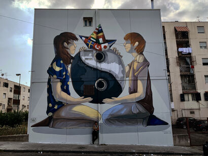 The balance of opposite - A Urban Art Artwork by Alessandra Carloni