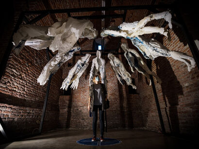 THE TRAVELLERS - A Sculpture & Installation Artwork by Gheorghe Sanziana