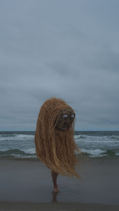 Kúma - a Sculpture & Installation Artowrk by Anastasia Mezhanskaya